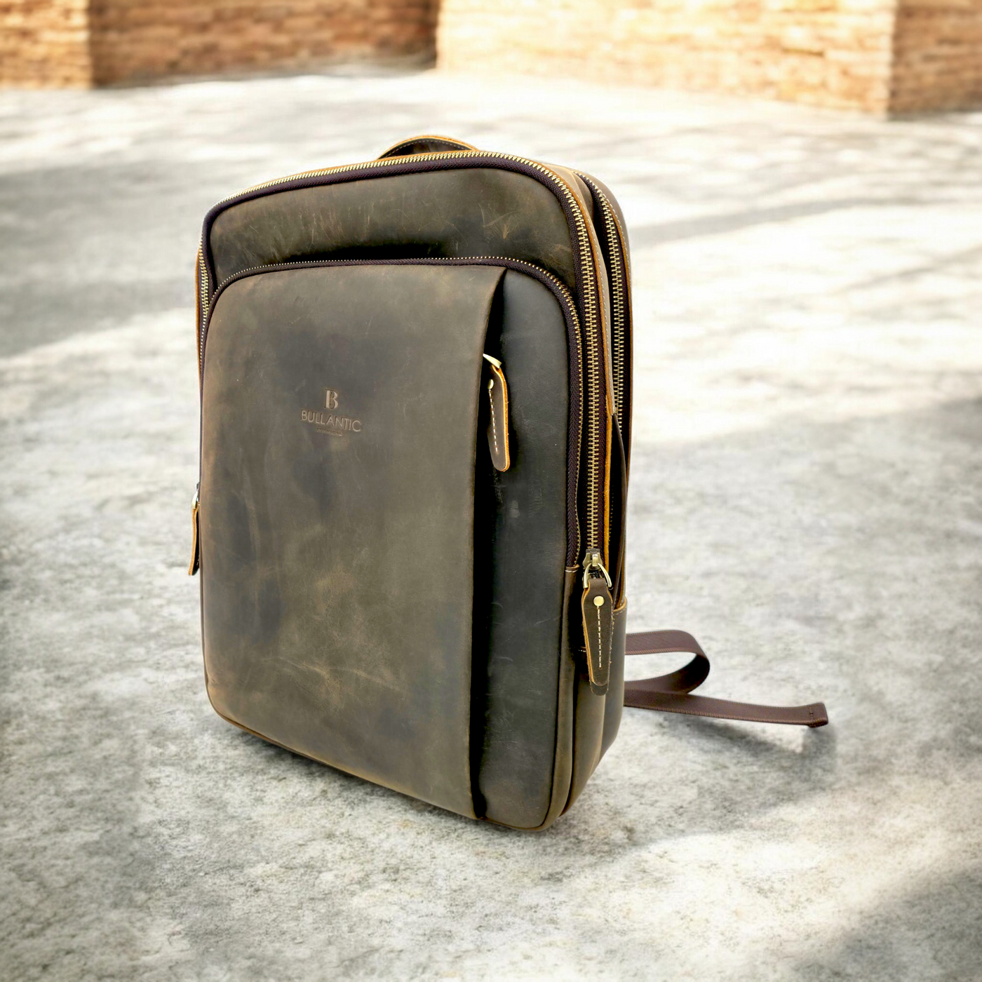 Bullantic Leather Backpack bag